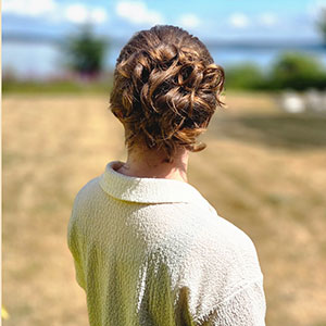 Say ‘I do’ with confidence. Our bridal hair experts on Whidbey Island design updos and wedding hairstyles you’ll love in every photo.